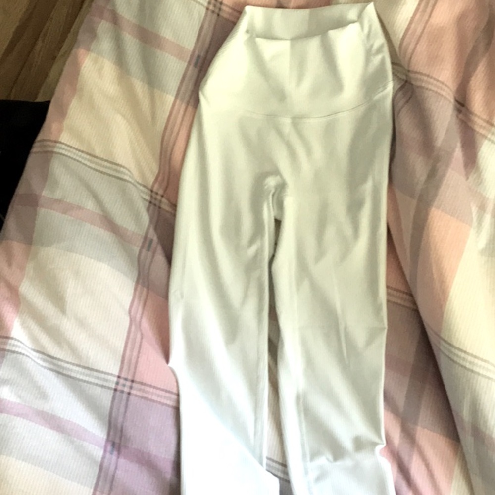 Full length white yoga pants legging